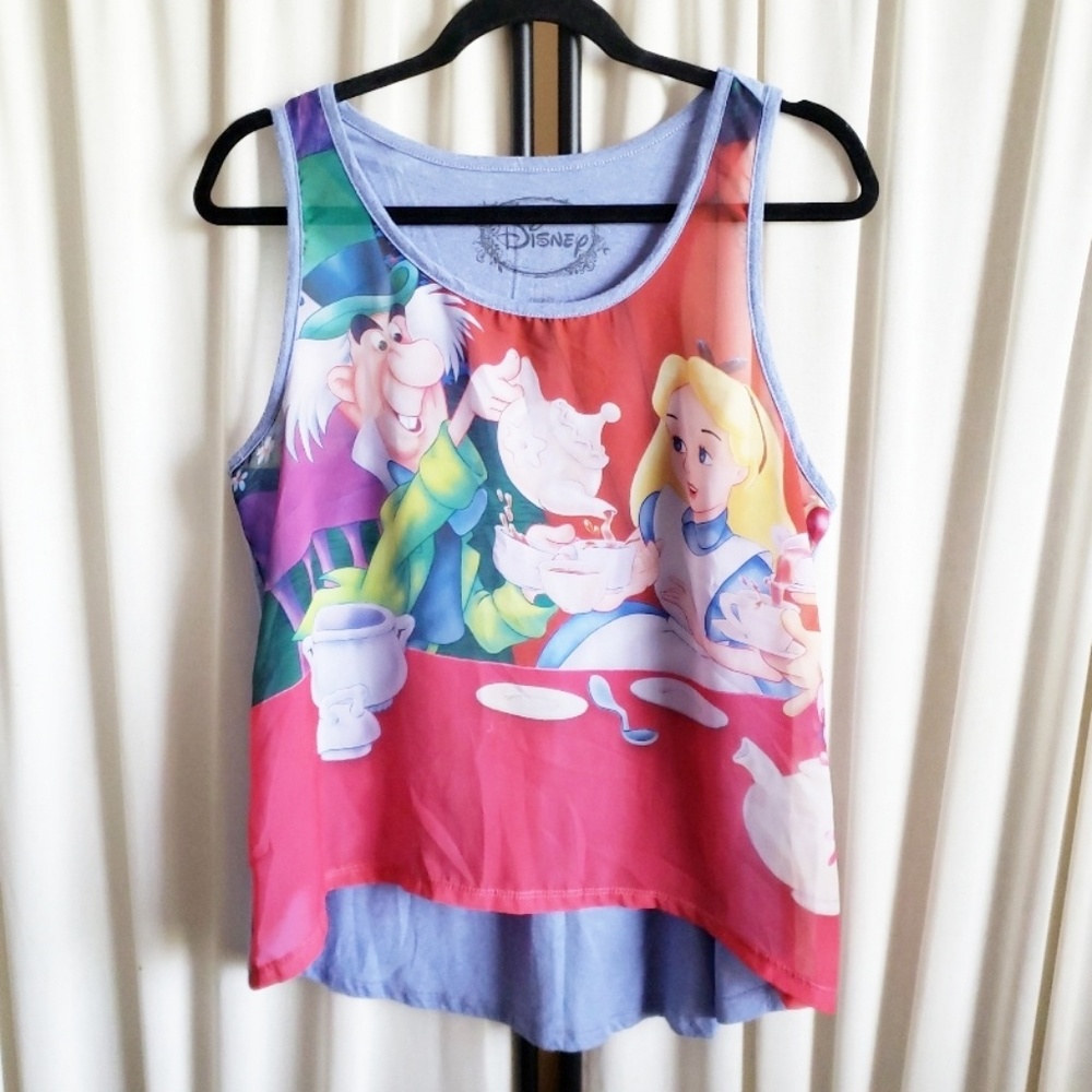 1 Disney XL Mad Hatter's Tea Party with Alice tank
